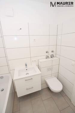 Badezimmer_Ansicht IV - 