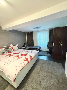 Schlafzimmer 1. OG - 