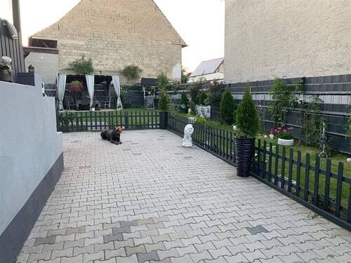 Terrasse und Garten - Einfamilienhaus mit 140,00 m&sup2; in Nidda zum Kaufen