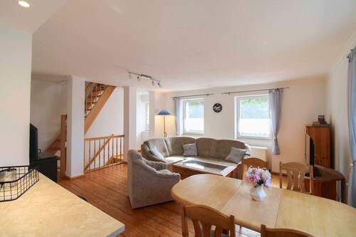 Wohnzimmer - 1 Zimmer Mehrfamilienhaus, Wohnhaus zum Kaufen in Neuenkirchen