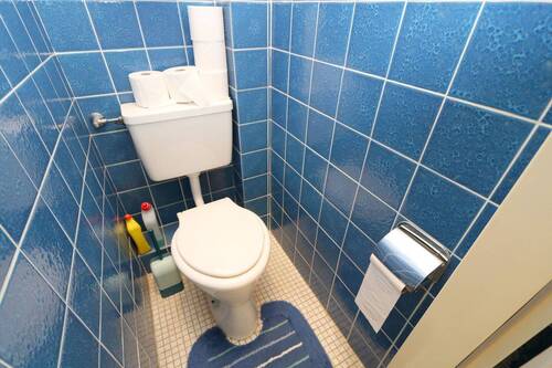 WC - 