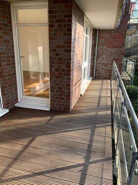 Geräumiger Westbalkon - 