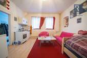 Wohn- und Schlafzimmer, EG Querhaus - 