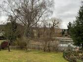 Blick vom Wintergarten Richtung Teich - 