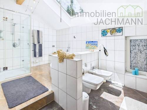 Hauptwohnung Bad im OG - 