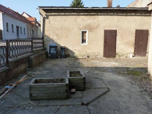 Hofansicht 2 - 8 Zimmer Mehrfamilienhaus, Wohnhaus zum Kaufen in Dahlen