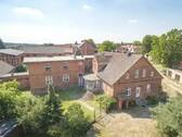 Haupthaus und Gartenhaus - 