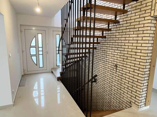 Eingangsdiele - 6 Zimmer Einfamilienhaus in Greven