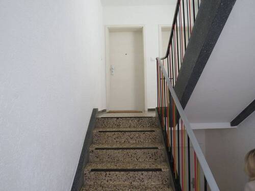 Treppenhaus - 3 Zimmer Etagenwohnung zur Miete in Seelze