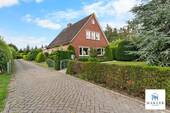 1 - ~~Nicht neu, aber echt. Nicht perfekt, aber solide. Ein Stück Ostfriesland, das Platz lässt für das, was kommen soll.~~