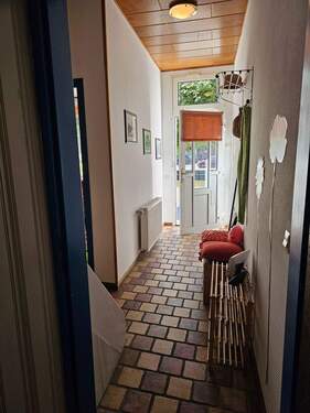 Flur EG - 4 Zimmer Einfamilienhaus in Weener