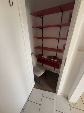Kammer Flur - 2 Zimmer Etagenwohnung zur Miete in Ludwigshafen