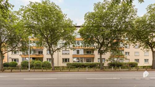 Außenansicht - Gepflegte 3-Zimmer-Wohnung mit Wintergarten in guter Lage