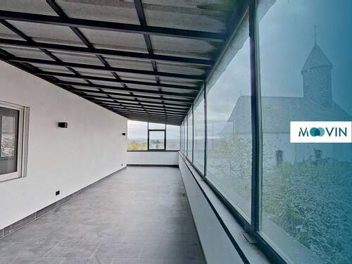 Bild 1 - **Moderner Familientraum: Großes, dreistöckiges Einfamilienhaus mit 10 Zimmern, Sauna, Terrasse und Garten**