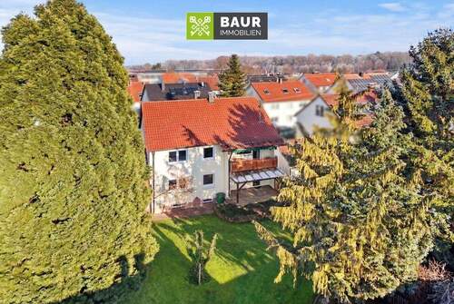 Luftaufnahme - 8 Zimmer Mehrfamilienhaus, Wohnhaus in Illerrieden