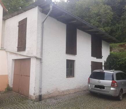 Nebengebäude-Garage - 9 Zimmer Mehrfamilienhaus, Wohnhaus in Schlüsselfeld