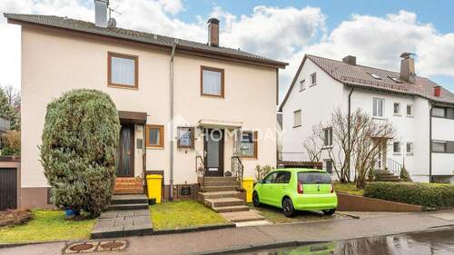Außenansicht 1 - Ein Haus mit Herz - gepflegte DHH mit Balkon, Garage und Vollkeller in Schorndorf