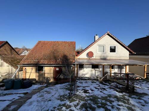 Rückansicht, Wohnhaus und Scheune - 