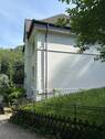 Seitenansicht Haus mit Garten - 