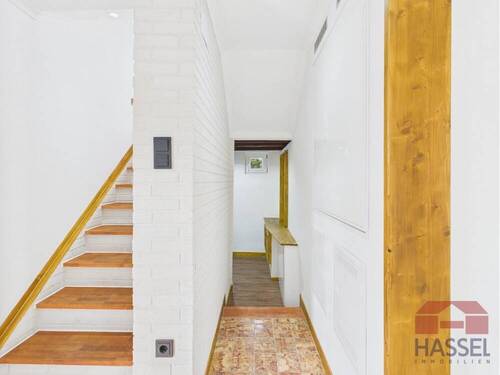 Zu Ihrer Garderobe - 