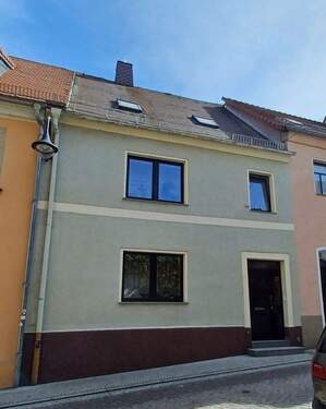 Außenansicht - 6 Zimmer Reihenmittelhaus zur Miete in Oschatz