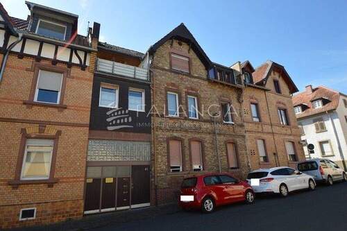 Hausansicht Strassenseite - 1 Zimmer Mehrfamilienhaus, Wohnhaus zum Kaufen in Mainz / Mombach