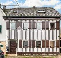 Ruhige Lage! Gemütliche Doppelhaushälfte mit Garten und Stellplatz - Neckartenzlingen