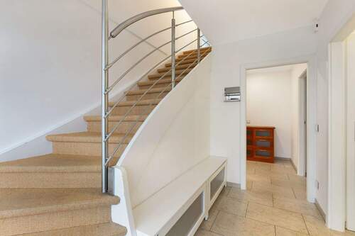 Flur - 7 Zimmer Einfamilienhaus zum Kaufen in Velbert