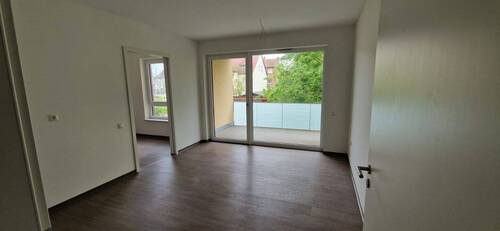 Wohnzimmer - 2 Zimmer Etagenwohnung zur Miete in Merseburg