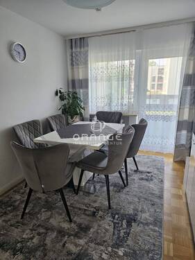 Eßzimmer - *** Hochwertig modernisierte 4,5-Zimmer-Wohnung mit 2 Balkonen und viel Ruhe***