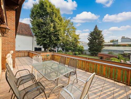 Terrasse - Mehrfamilienhaus, Wohnhaus mit 190,00 m&sup2; in Mainz zum Kaufen