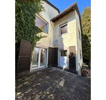 Zweifamilienhaus mit 160m² Wohnfläche und großem Garten - Taunusstein / Bleidenstadt