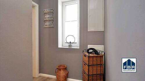 Diele - Mehrfamilienhaus, Wohnhaus mit 65,00 m&sup2; in Schwerin zum Kaufen