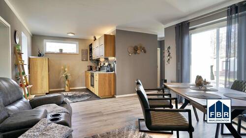 Wohnbereich mit Terrassenzugang - 