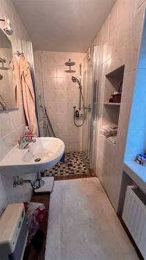 Tageslichtbad mit Dusche EG - 