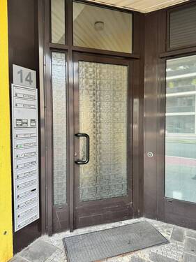 Hauseingang..jpg - Etagenwohnung mit 46,00 m² in Nürnberg zum Kaufen