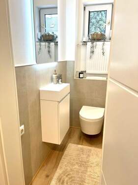 Modernes Gäste-WC - 4 Zimmer Reihenmittelhaus in Bremen