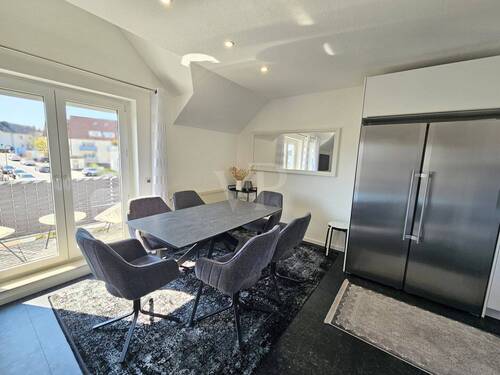 Lichtdurchfluteter Essbereich - Etagenwohnung mit 93,00 m² in Usingen zum Kaufen