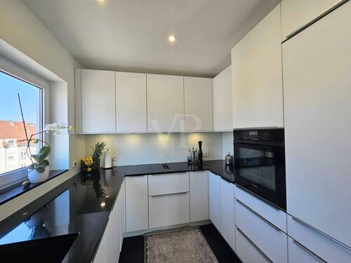 Neue, moderne Einbauküche - 