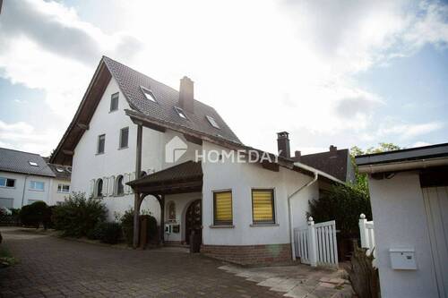 Außenansicht 1 - Großes Einfamilienhaus in Pirmasens mit Galerie, Garten, Terrasse und Doppelgarage