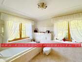 Bad mit Wanne - 