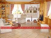 WZ mit Kamin und Holzinterior - 