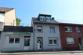 Hausansicht - 7 Zimmer Mehrfamilienhaus, Wohnhaus zum Kaufen in Geilenkirchen