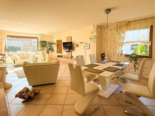 Riesiger Wohnbereich - 6 Zimmer Bungalow in Brandis