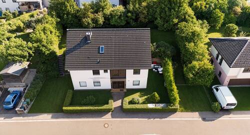 Straßenansicht - 3-Familienhaus mit bester Anbindung in absolut ruhiger Lage