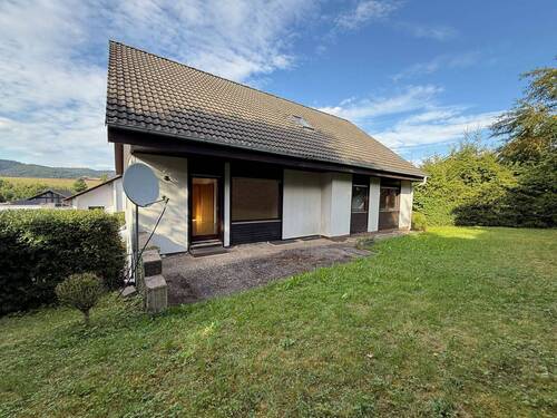 Gartenansicht - 1 Zimmer Mehrfamilienhaus, Wohnhaus zum Kaufen in Winnweiler