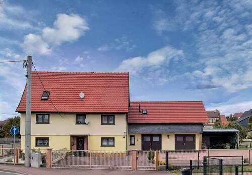 Ansicht Haupthaus - Großzügiges Wohnanwesen - vielseitig nutzbar für Familien oder kombinierte Wohn- und Arbeitswelt