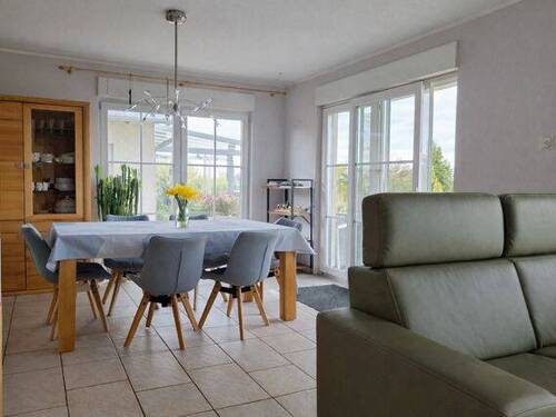 Blick in den Essbereich - 