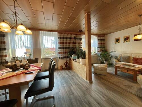 Wohnzimmer - 6 Zimmer Mehrfamilienhaus, Wohnhaus in Erfurt