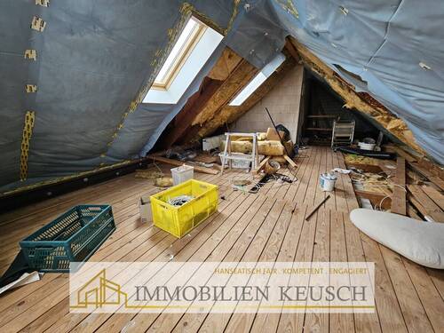 Ausbaupotential im DG mit bereits geplanter Treppe - 